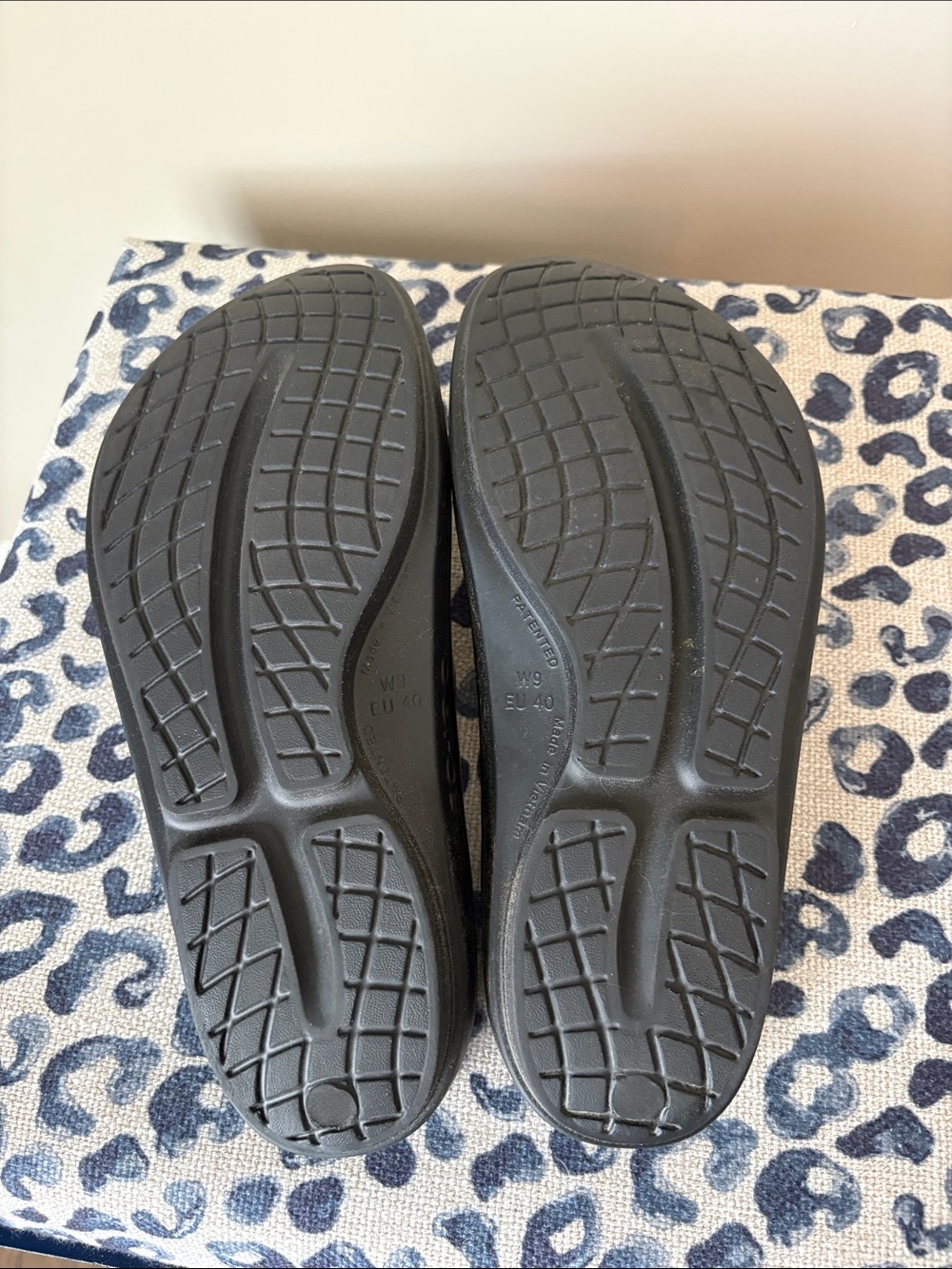 Oofos OOlala Luxe Sandal - Women’s 9 (EU 40) - Picture 8 of 9